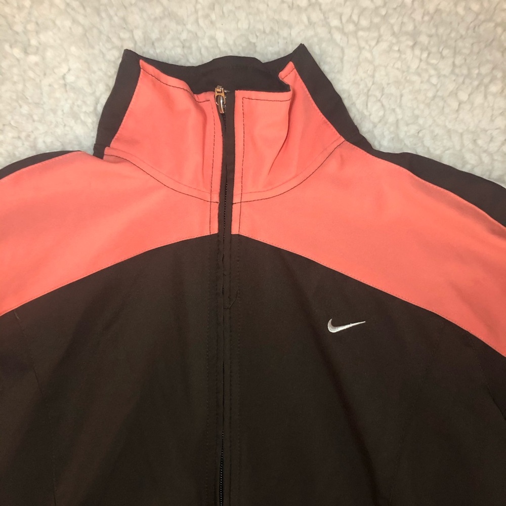 🌟NIKE Sportswear Windrunner🌟 - Picture 4 of 7